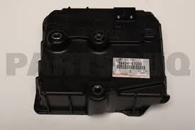 TOYOTA CHR AKÜ TABLASI ALT TUTUCU 2016-2019 74404-47030-ORJ