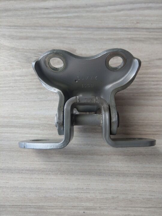 TOYOTA AURIS SAĞ ÖN KAPI ALT MENTEŞE 2007-2012