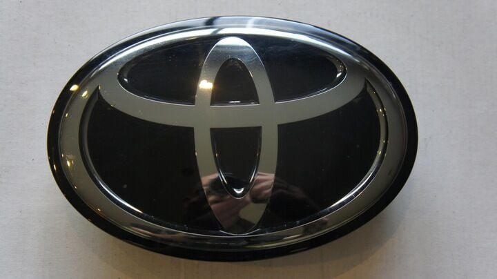 TOYOTA HILUX REVO  CAM ARMA TOYOTA YAZILI 2018-2024
