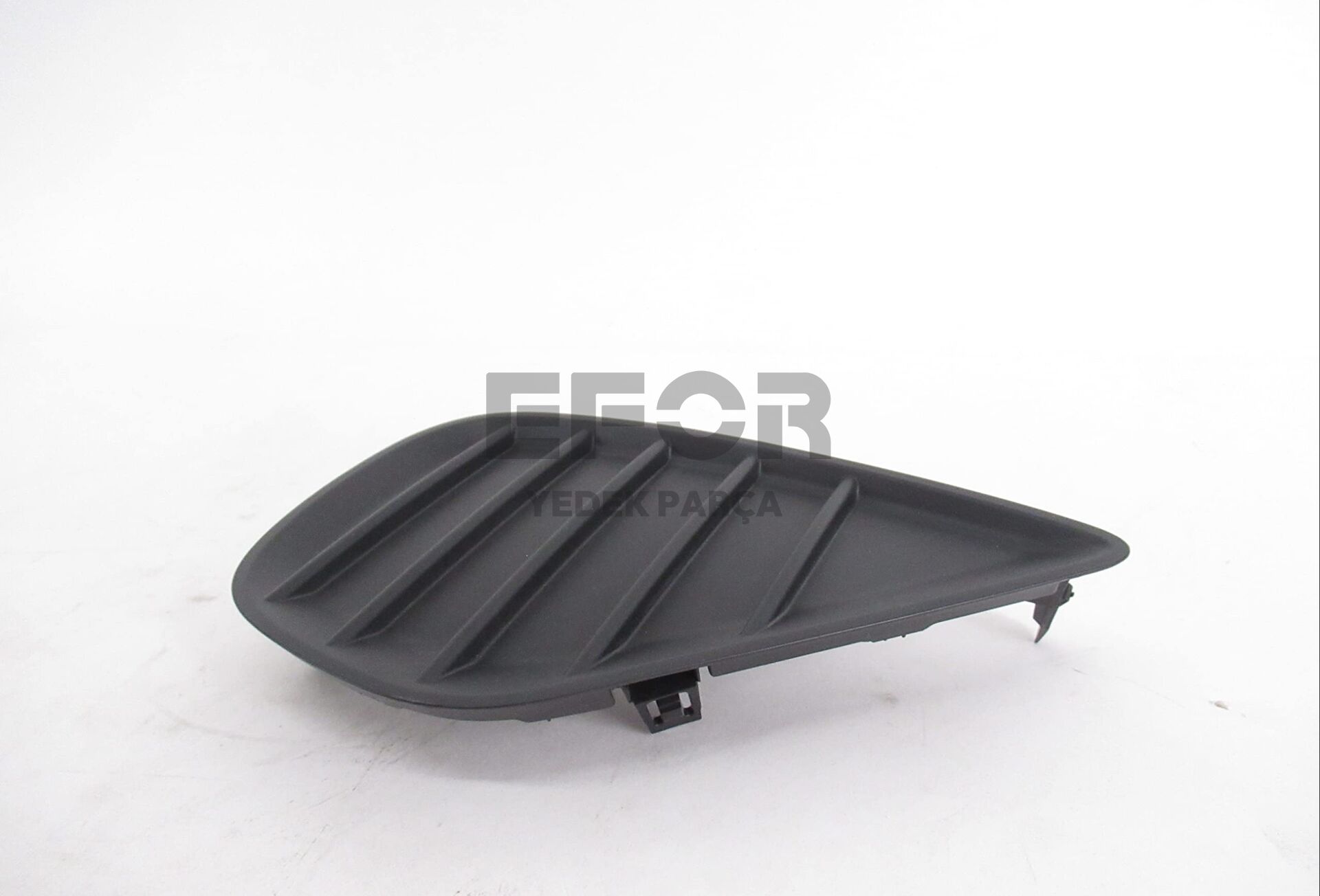 TOYOTA YARIS SAĞ ÖN SİS DELİKSİZ KAPAĞI 2015-2017 81481-0D250-TAW