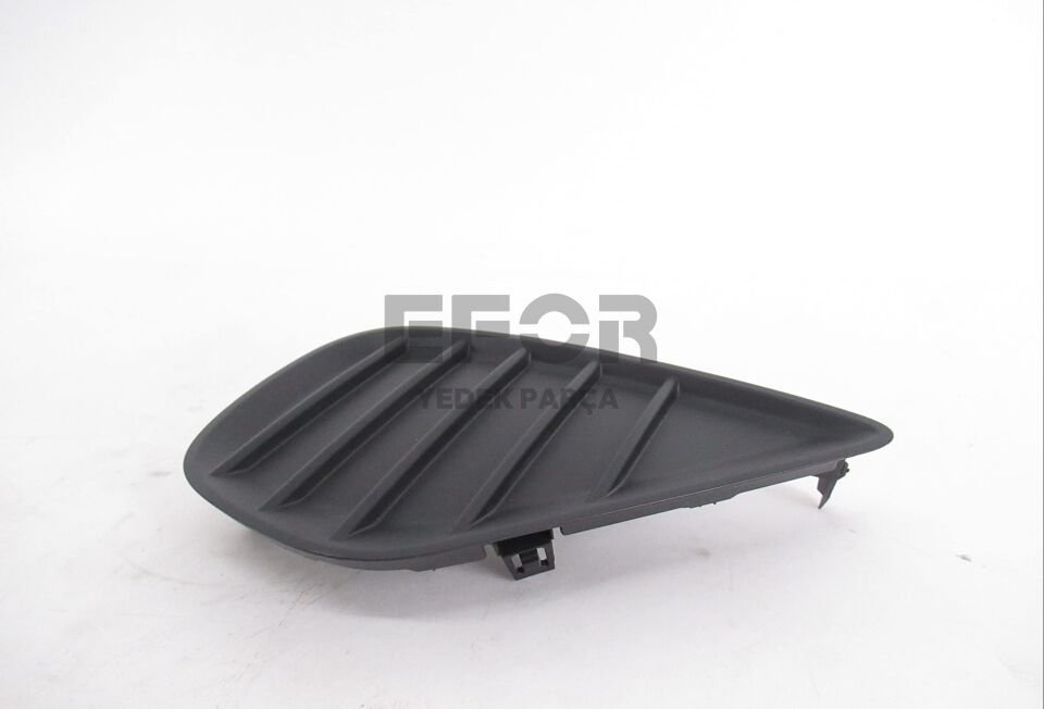 TOYOTA YARIS SAĞ ÖN SİS DELİKSİZ KAPAĞI 2015-2017 81481-0D250-TAW