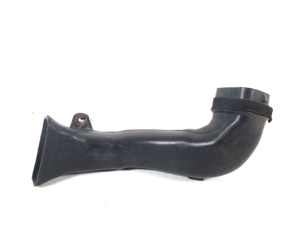 TOYOTA AVENSIS HAVA FİLTRE BORU 2002-2008